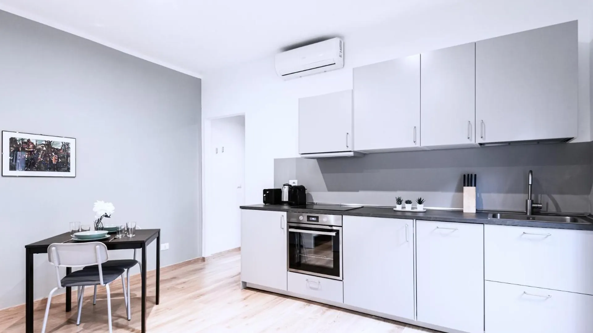 Easylife - Studio Con Balcone In Risorgimento Apartment Milan